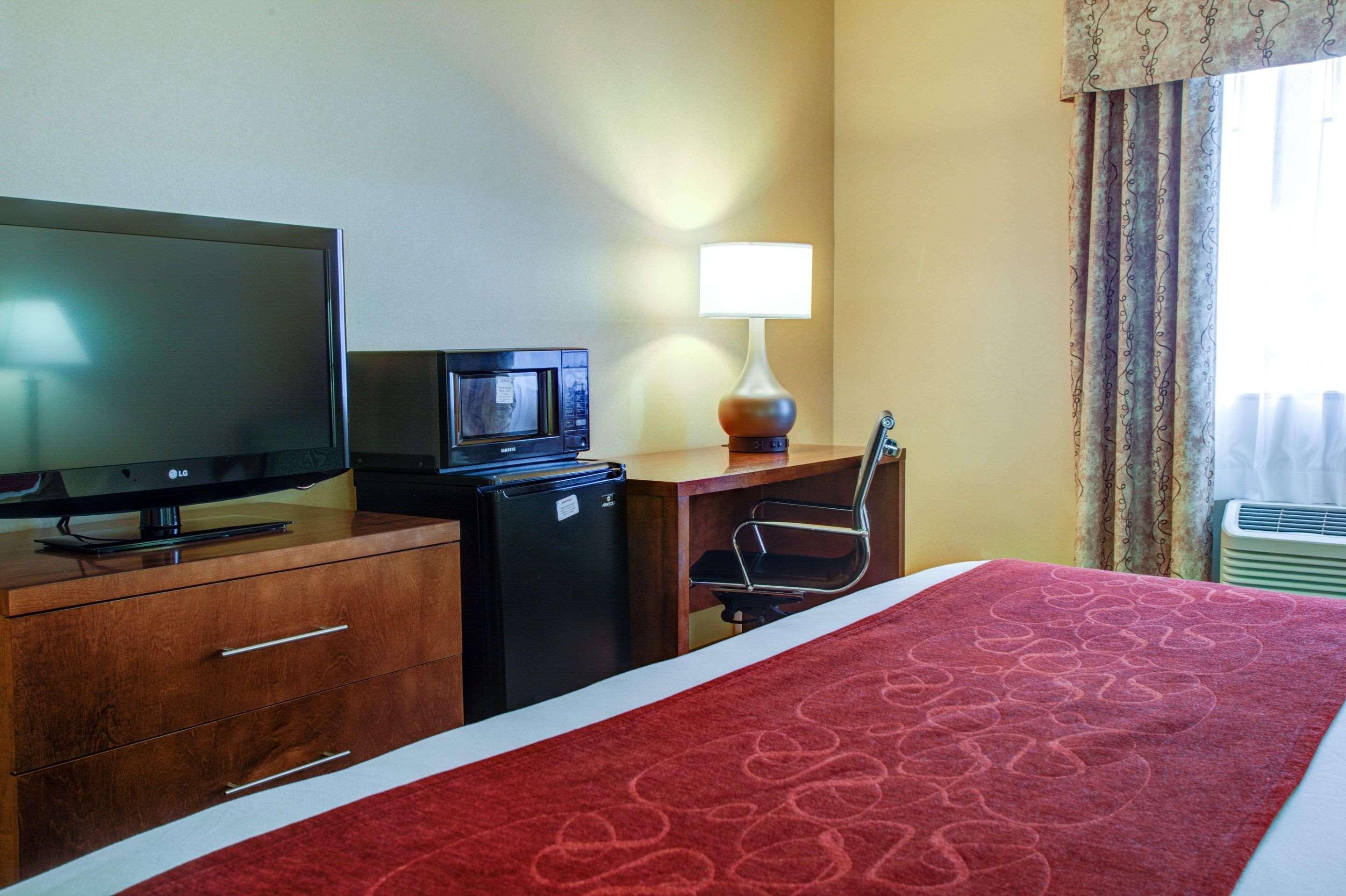 ניופורט Comfort Inn מראה חיצוני תמונה