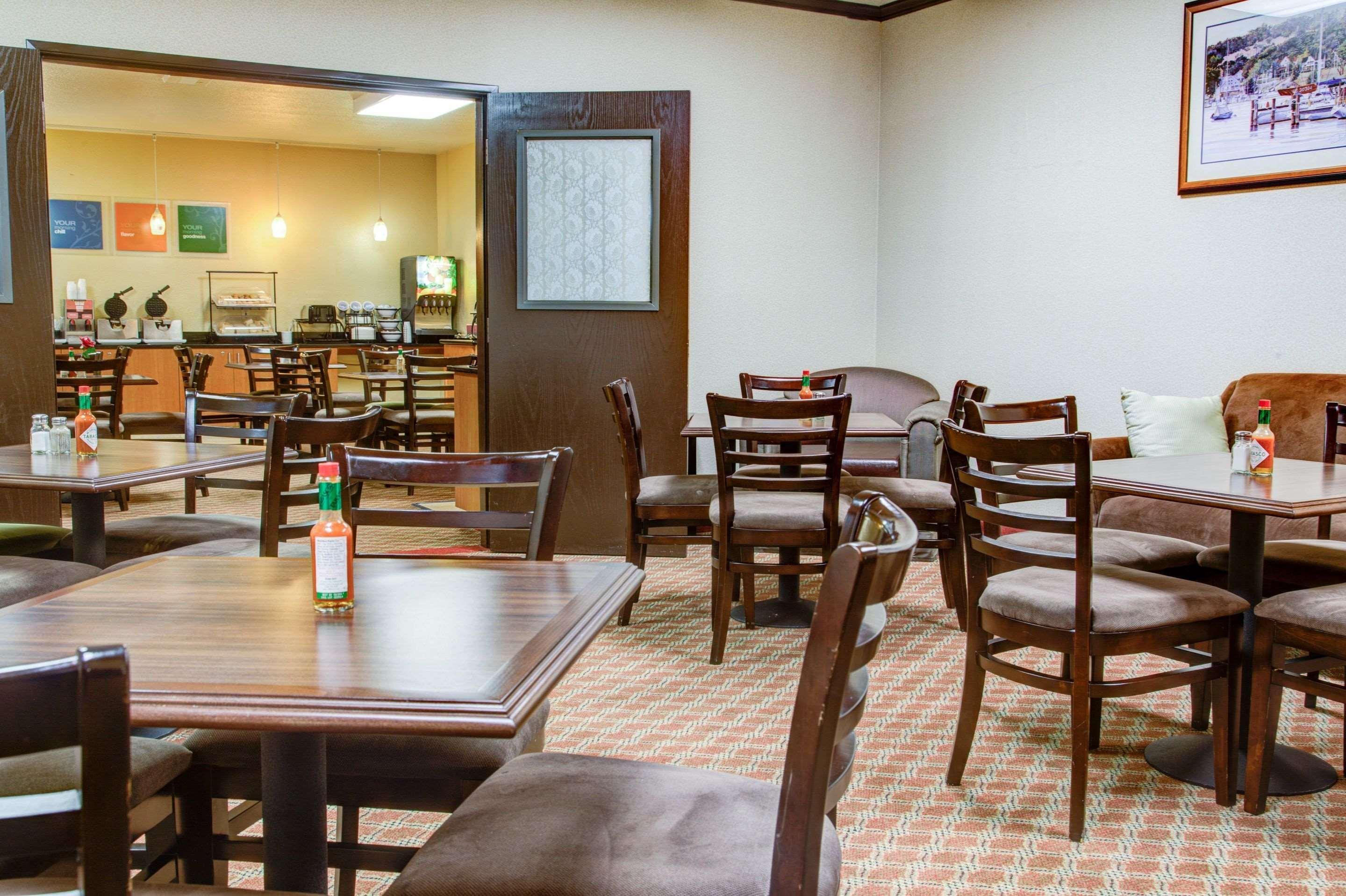 ניופורט Comfort Inn מראה חיצוני תמונה