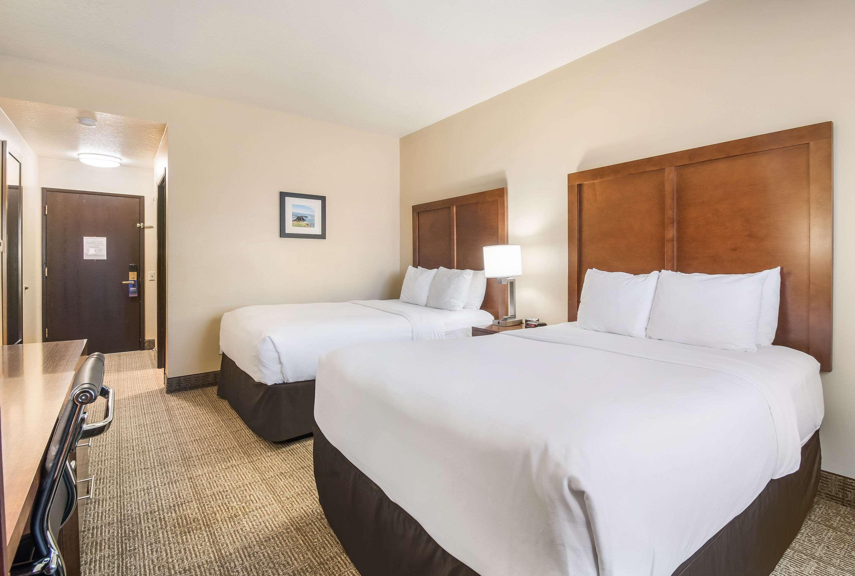 ניופורט Comfort Inn מראה חיצוני תמונה