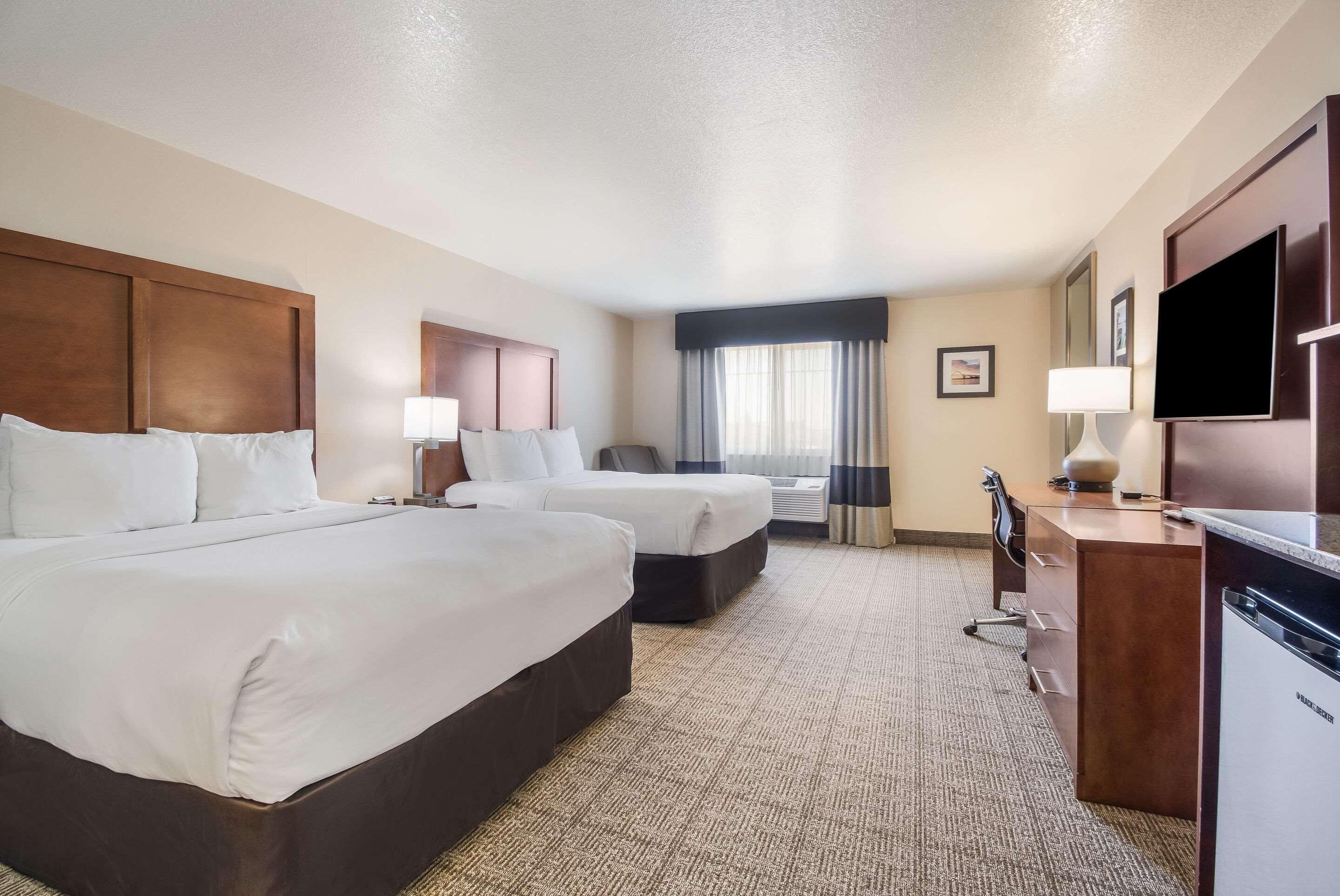 ניופורט Comfort Inn מראה חיצוני תמונה