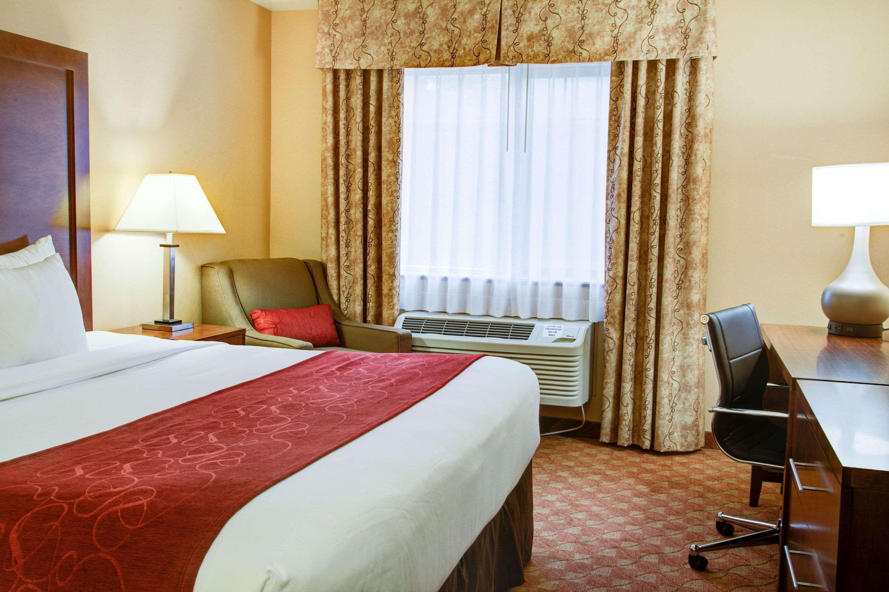 ניופורט Comfort Inn מראה חיצוני תמונה