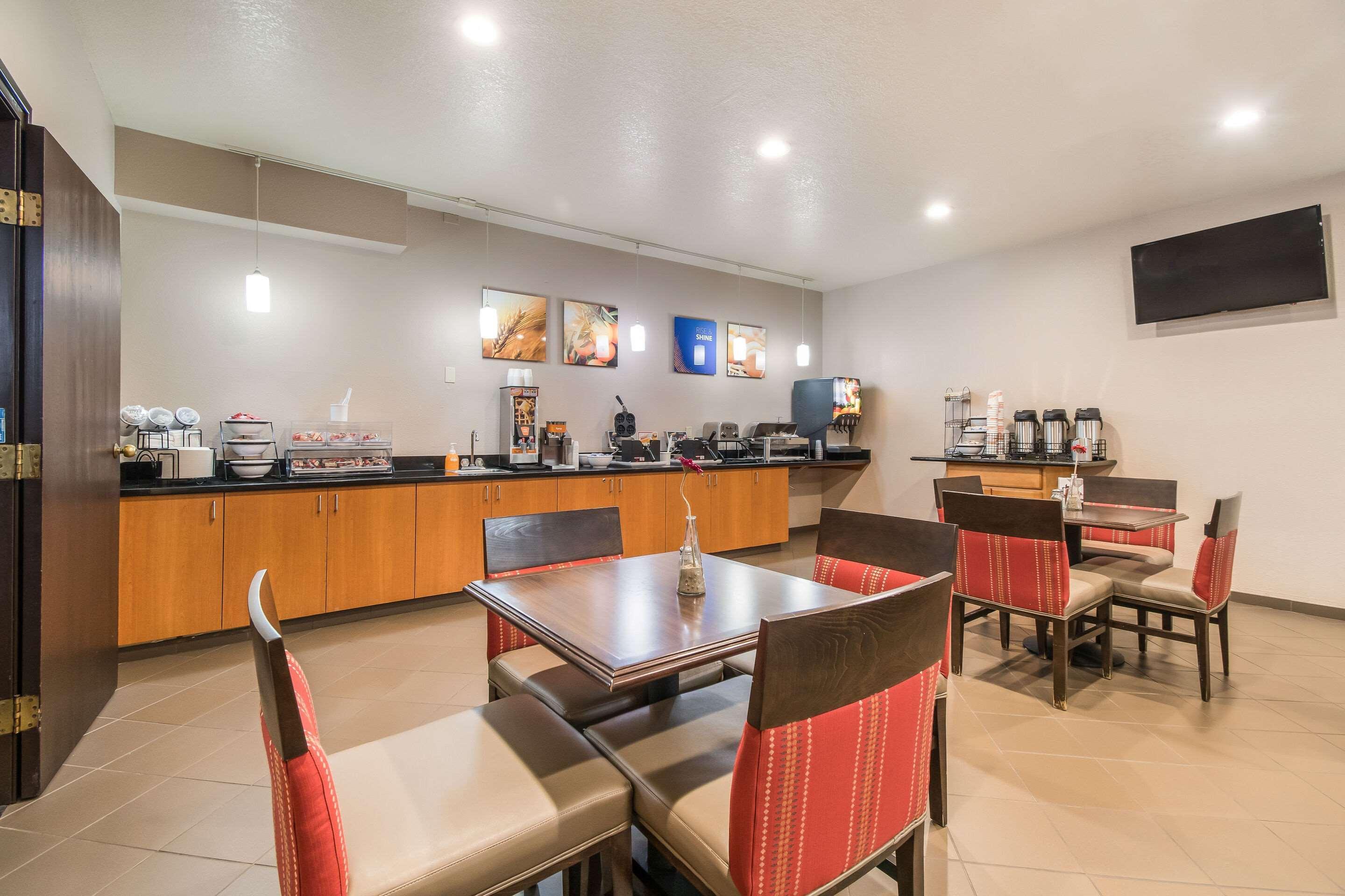 ניופורט Comfort Inn מראה חיצוני תמונה