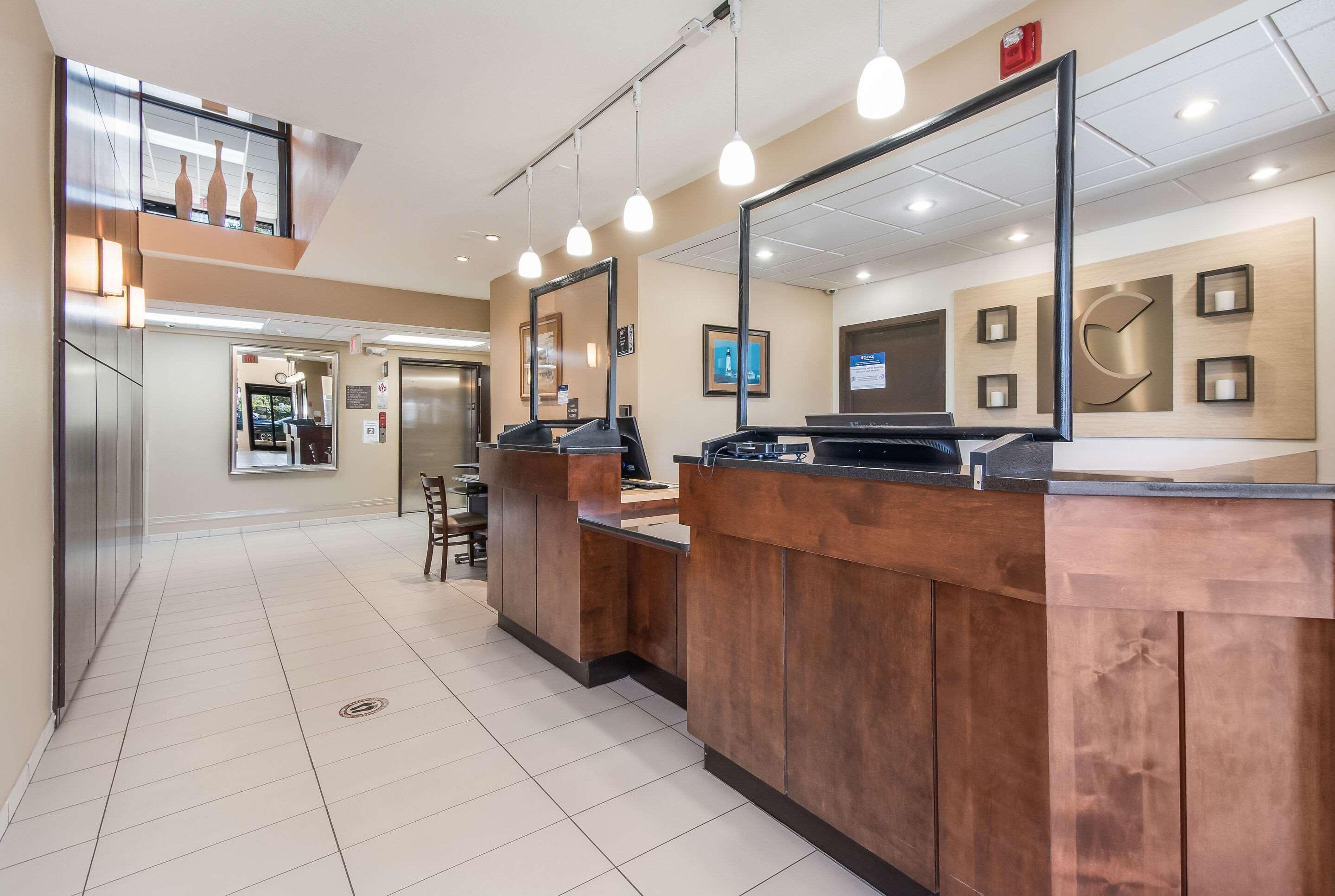 ניופורט Comfort Inn מראה חיצוני תמונה