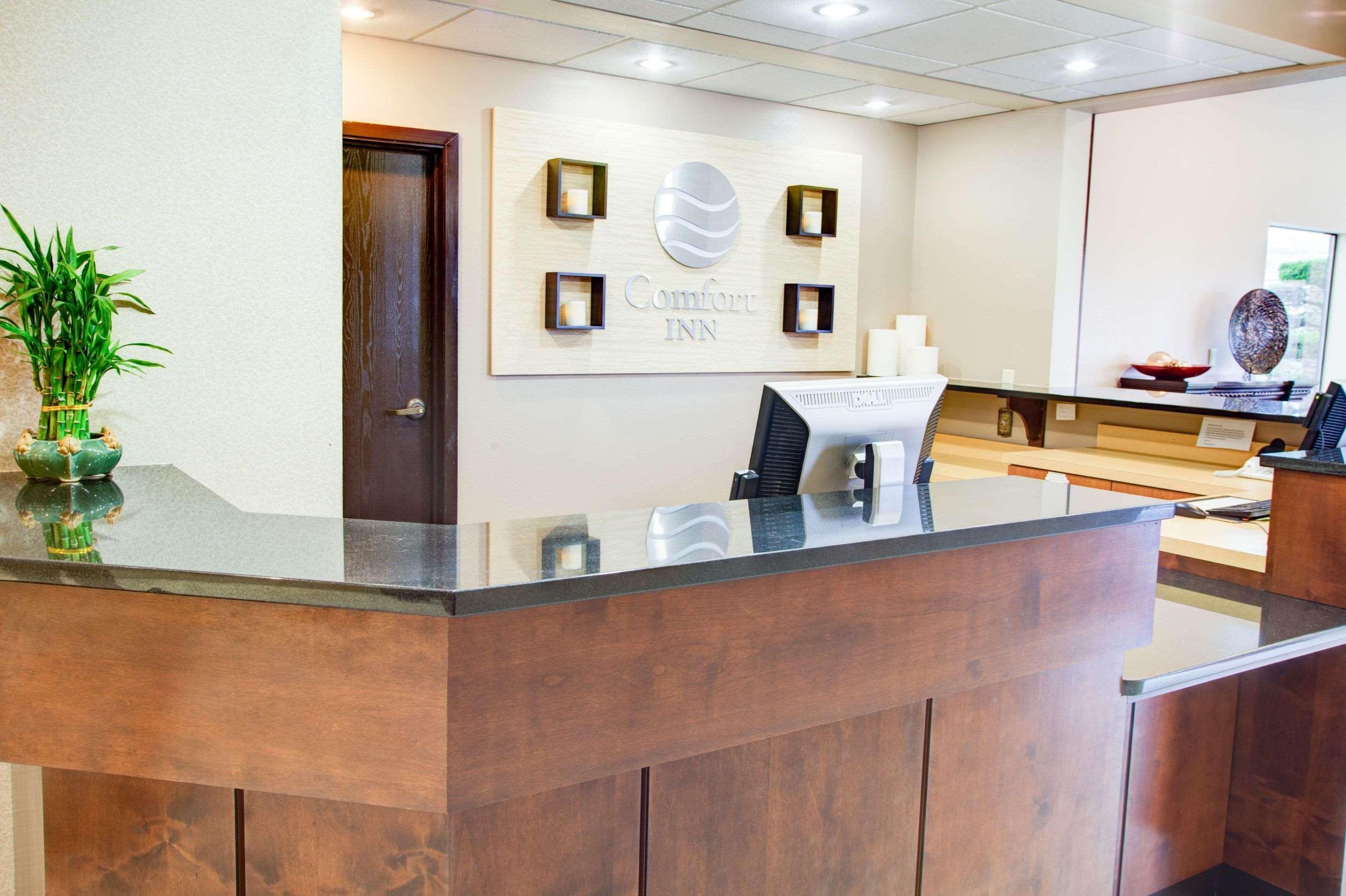 ניופורט Comfort Inn מראה חיצוני תמונה