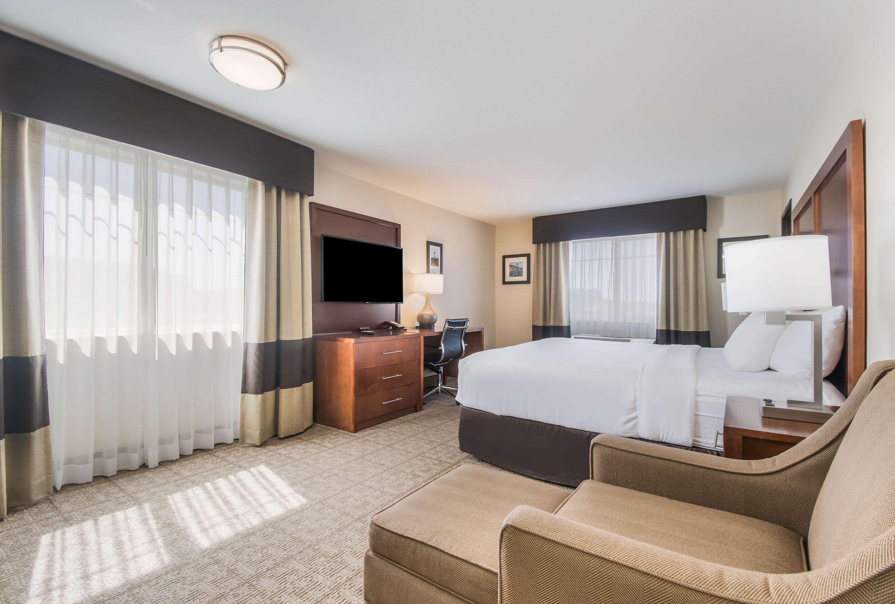 ניופורט Comfort Inn מראה חיצוני תמונה