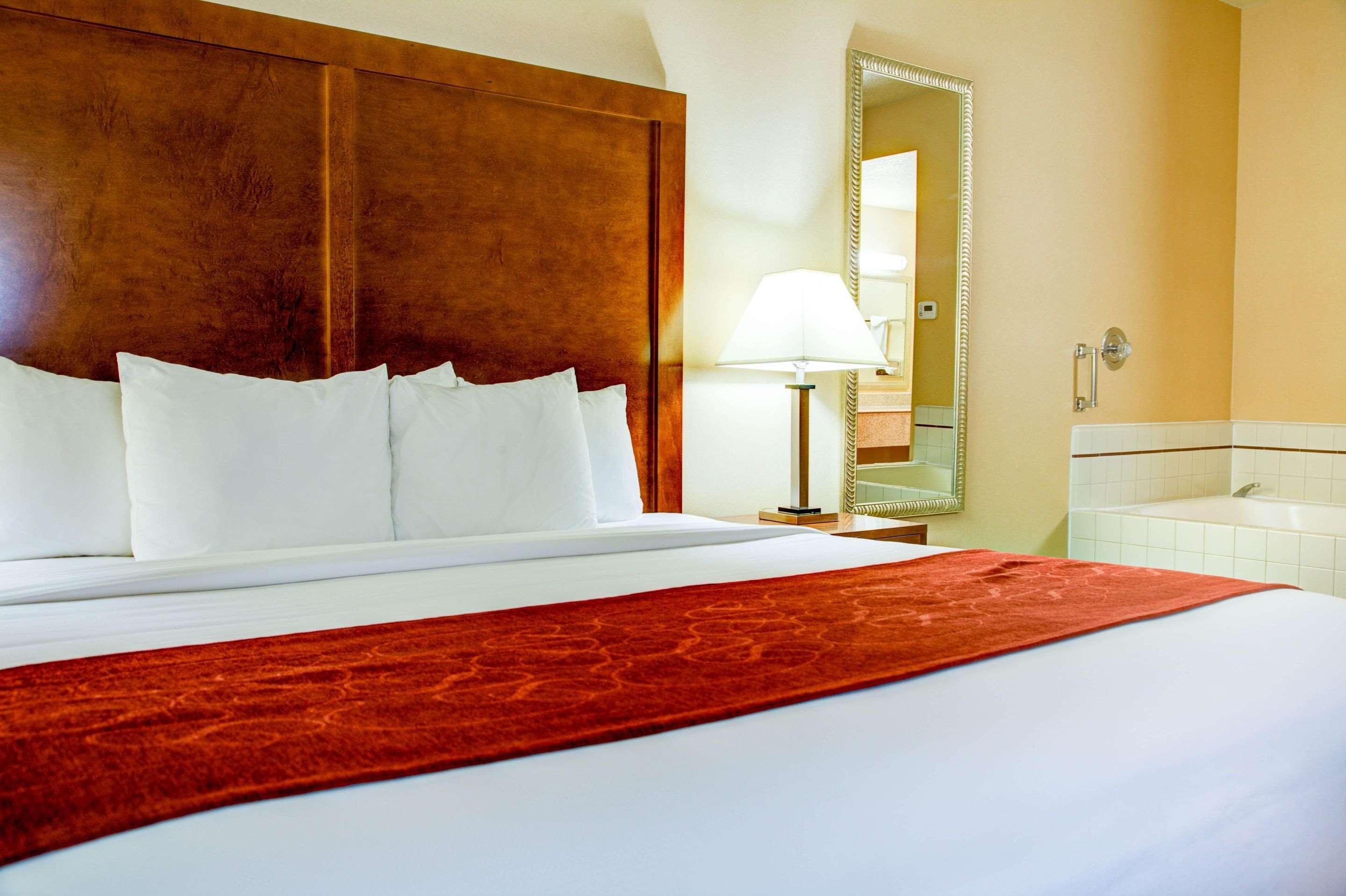 ניופורט Comfort Inn מראה חיצוני תמונה