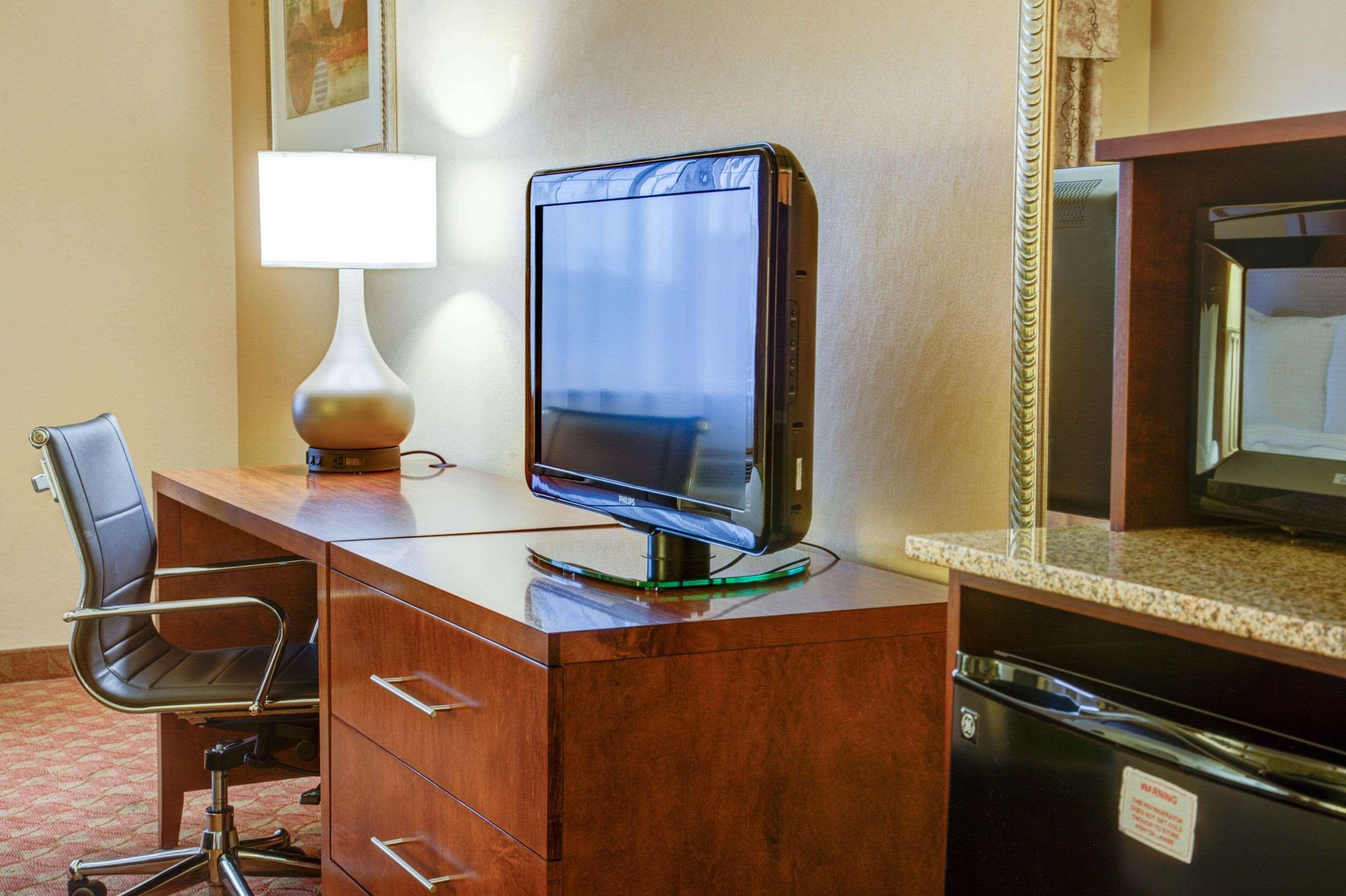 ניופורט Comfort Inn מראה חיצוני תמונה